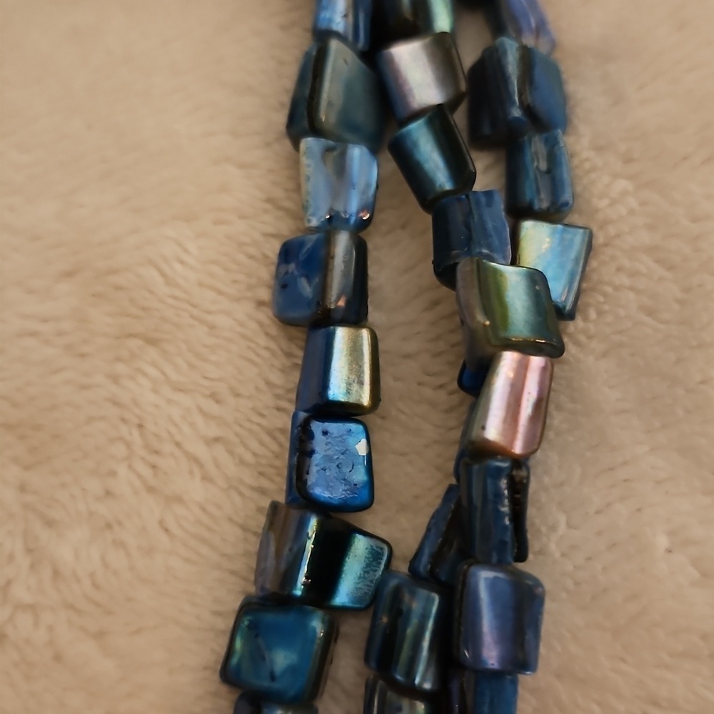 Vtg ES MOR 1980s Denim Blue Shell Beaded Necklace and Earring Set - Picture 5 of 5